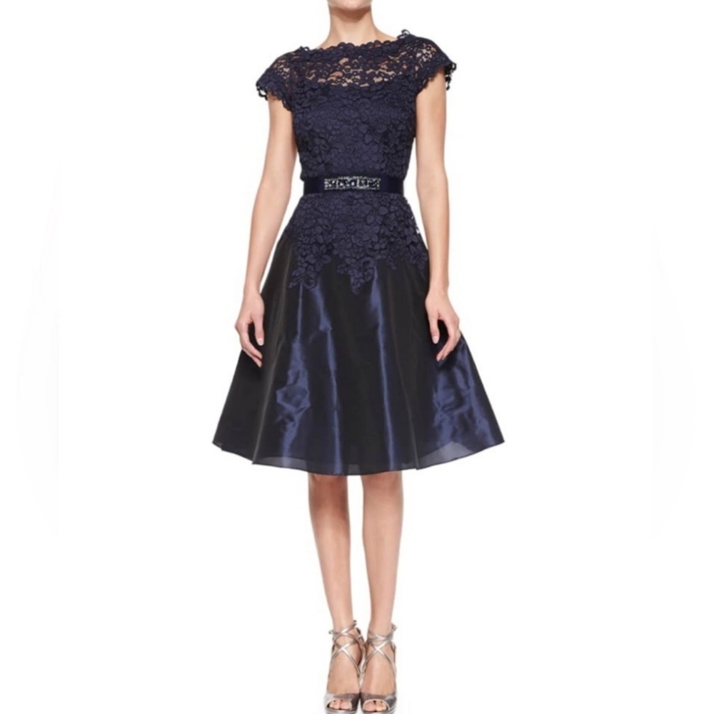 Rickie Freeman for Teri Jon Navy lace and taffeta cocktail dress. Size 2 - Picture 5 of 6